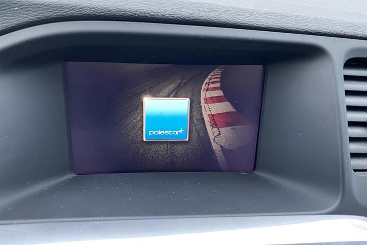 Blå Volvo V60 fra 2017