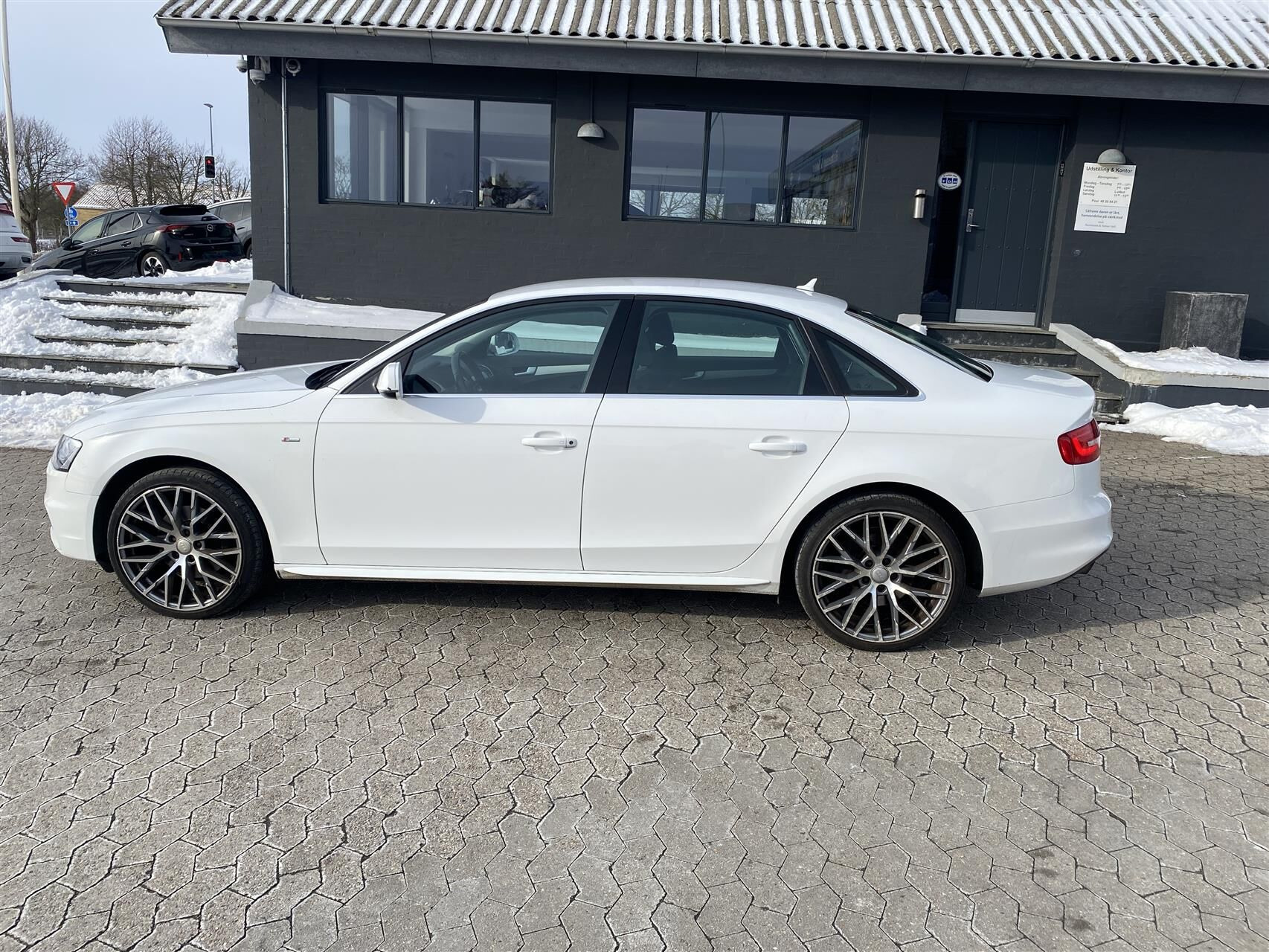 Hvid Audi A4 fra 2015