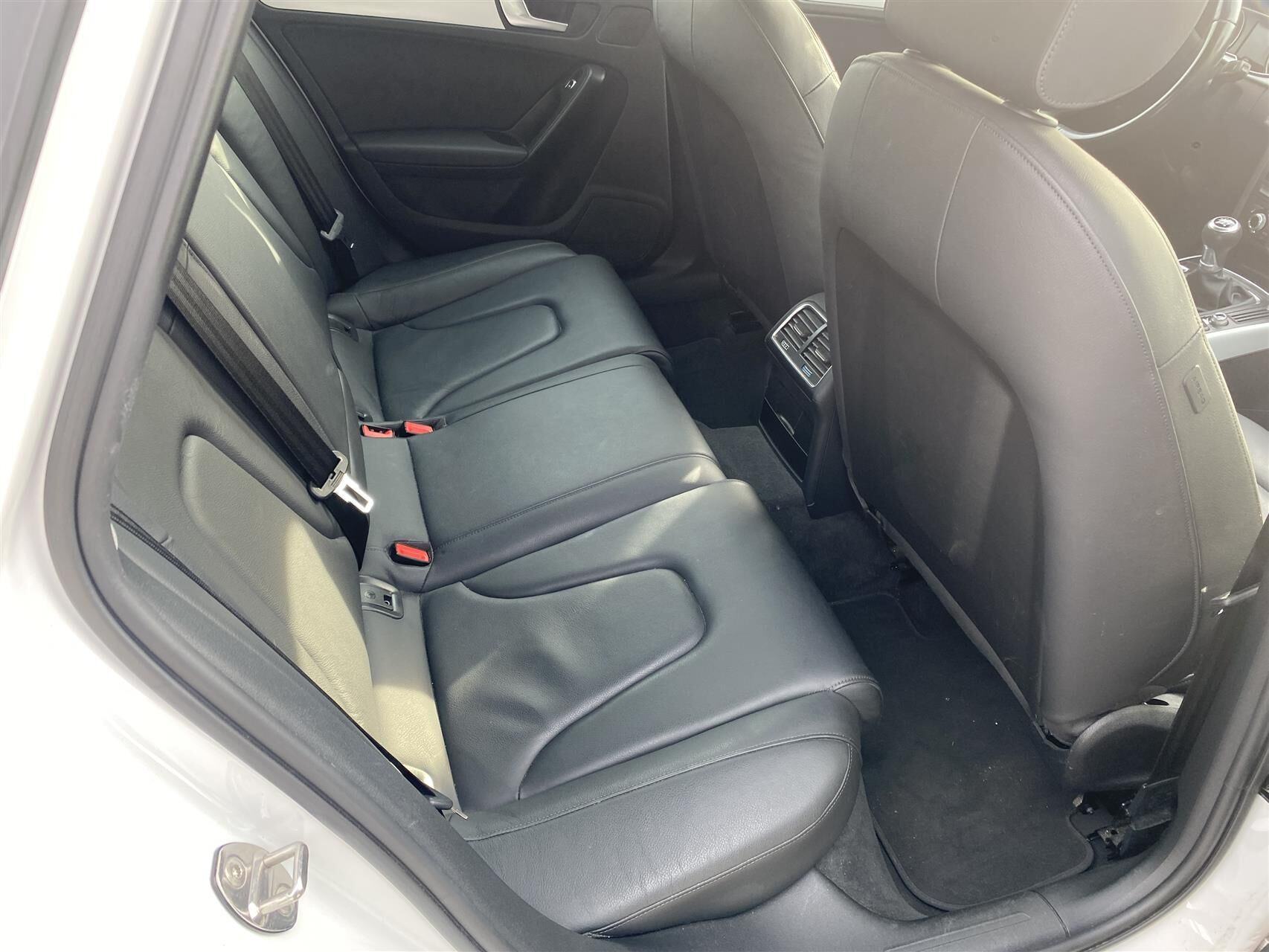Hvid Audi A4 fra 2015