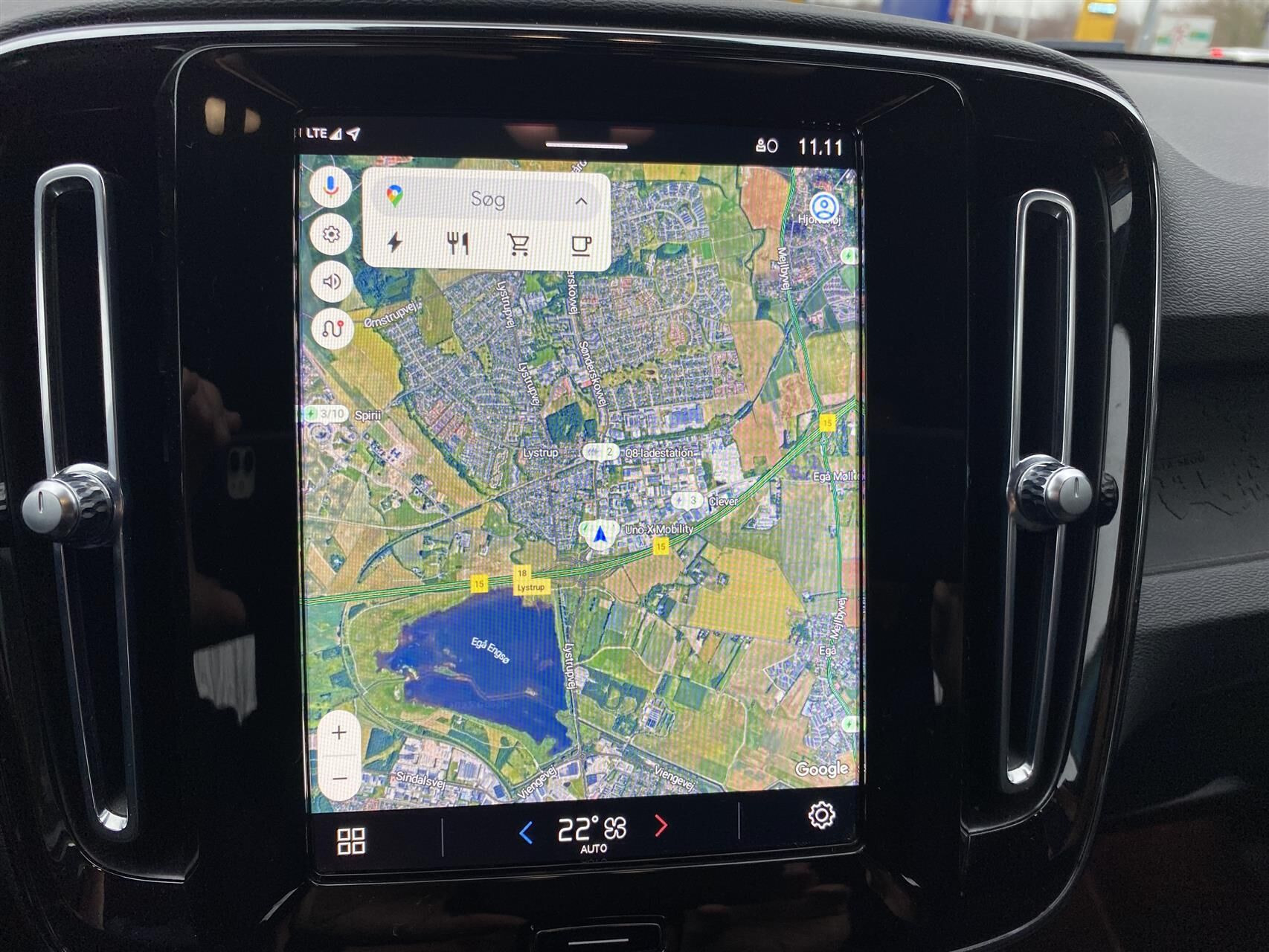 Blå Volvo XC40 fra 2023