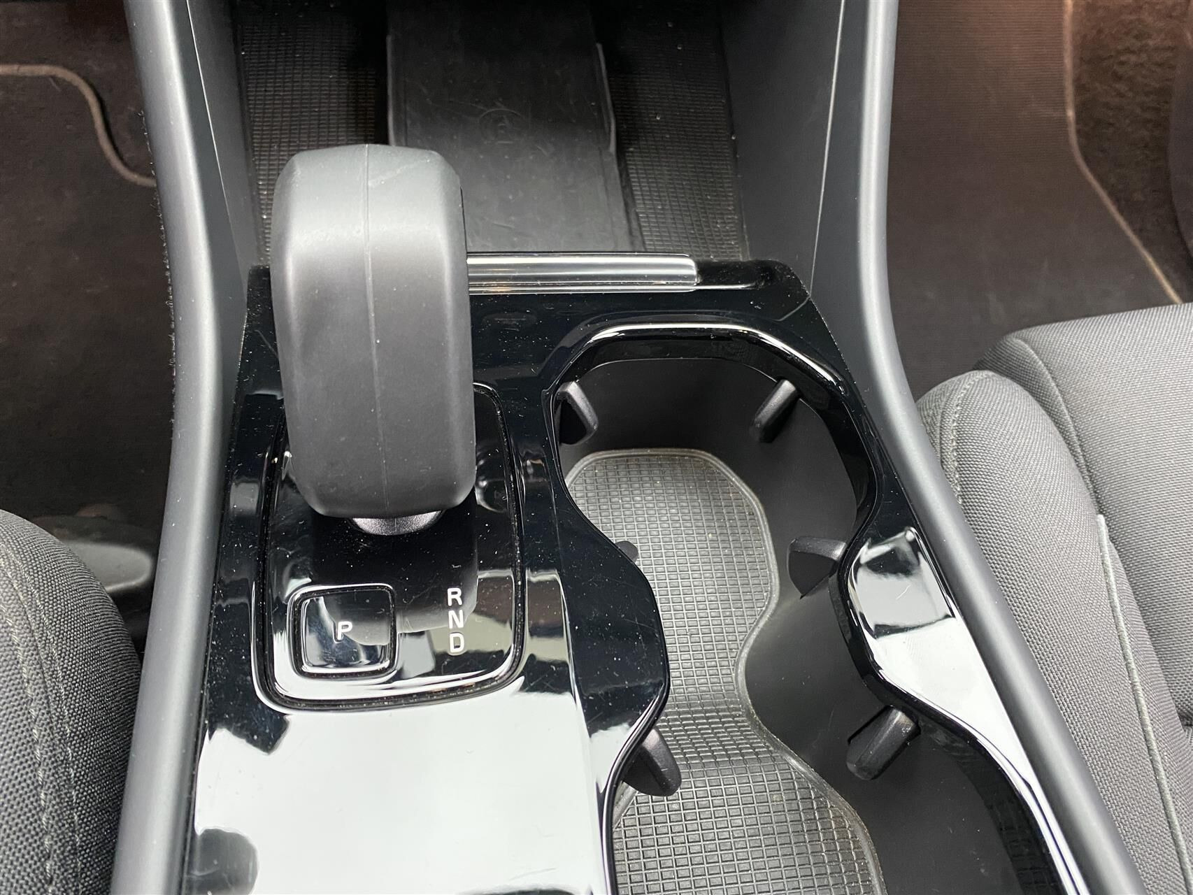 Blå Volvo XC40 fra 2023
