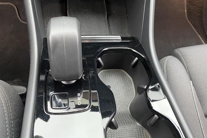 Blå Volvo XC40 fra 2023