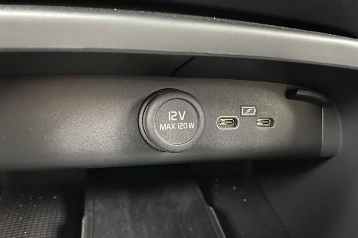 Blå Volvo XC40 fra 2023