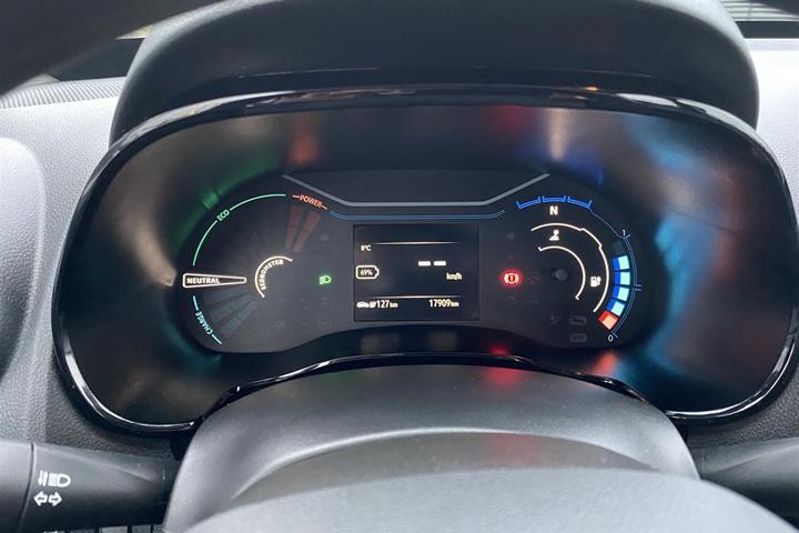 Hvid Dacia Spring fra 2023