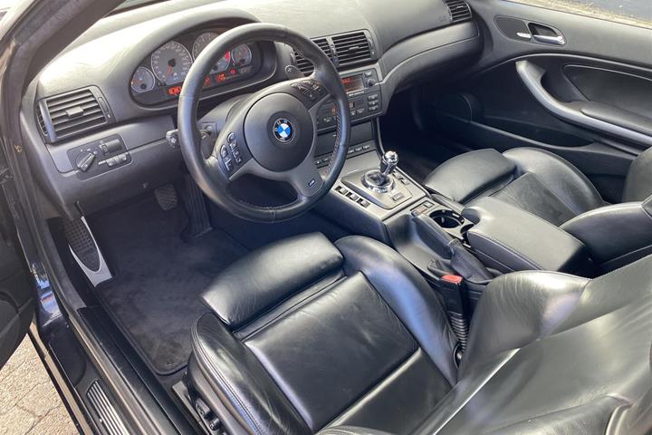 Blå BMW M3 fra 2002