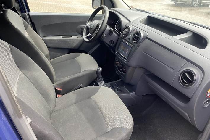 Blå Dacia Dokker fra 2019