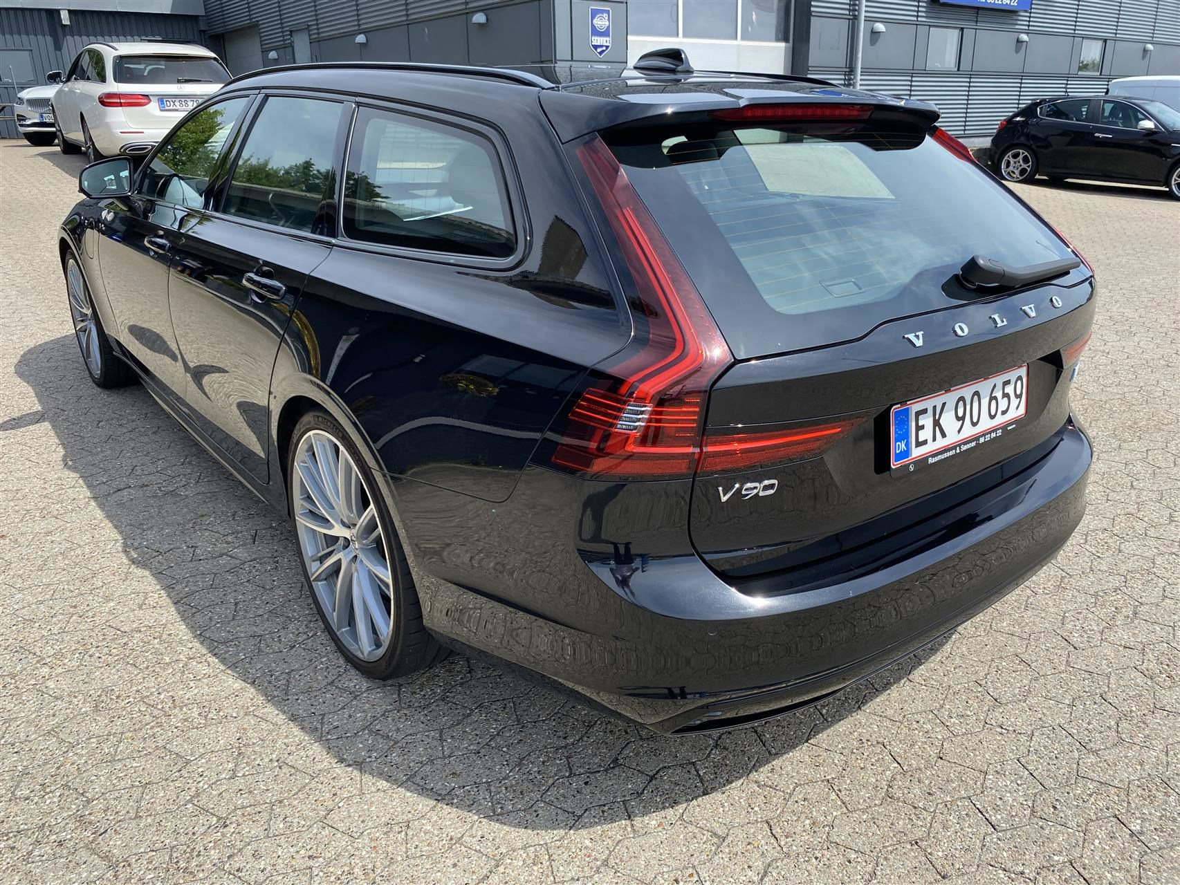 Sort Volvo V90 fra 2021