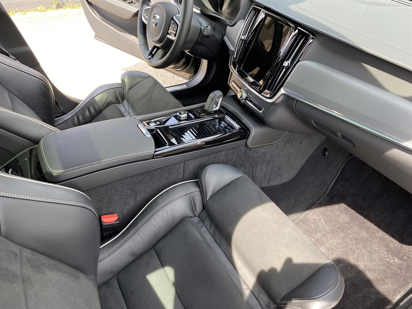 Sort Volvo V90 fra 2021