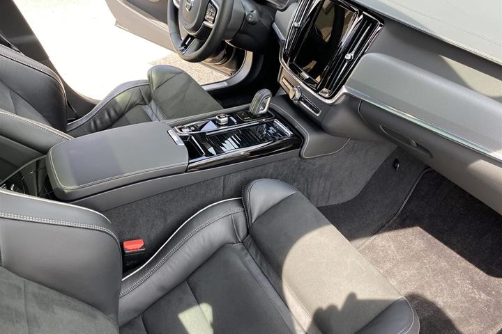 Sort Volvo V90 fra 2021
