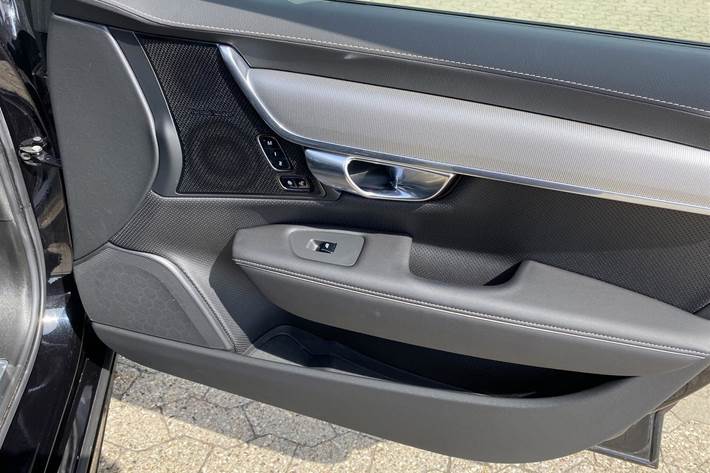 Sort Volvo V90 fra 2021