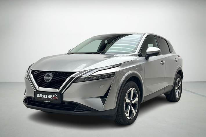 Sølv Nissan Qashqai fra 2023