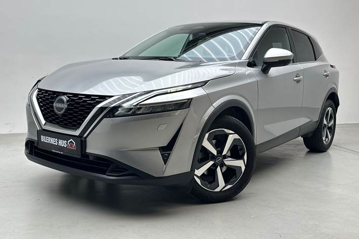 Sølv Nissan Qashqai fra 2023