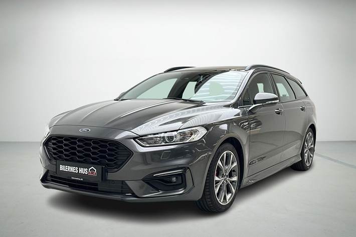 Grå Ford Mondeo fra 2019