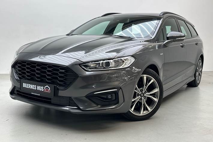Grå Ford Mondeo fra 2019