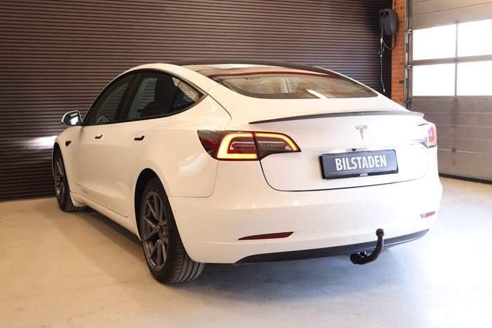 Hvid Tesla Model 3 fra 2020