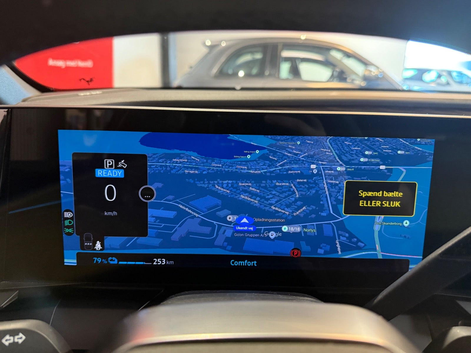 Grå Renault Megane E-Tech fra 2024