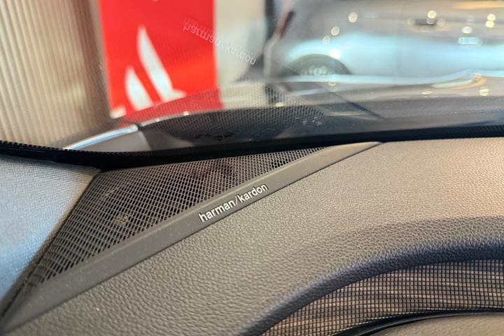 Grå Renault Megane E-Tech fra 2024