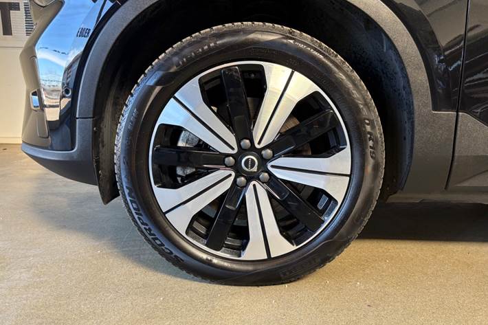 Sort Volvo XC40 fra 2023