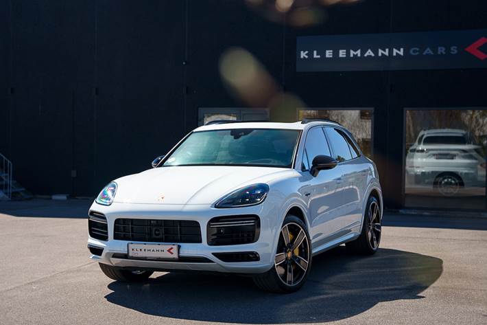 Hvid Porsche Cayenne Turbo S fra 2019