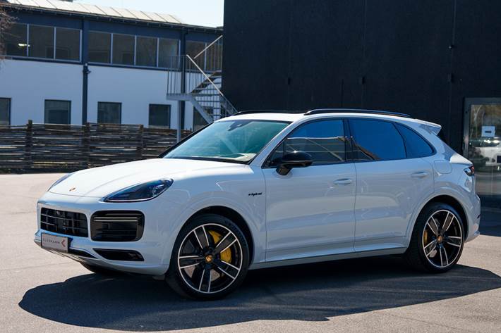 Hvid Porsche Cayenne Turbo S fra 2019