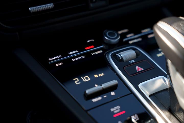 Hvid Porsche Cayenne Turbo S fra 2019
