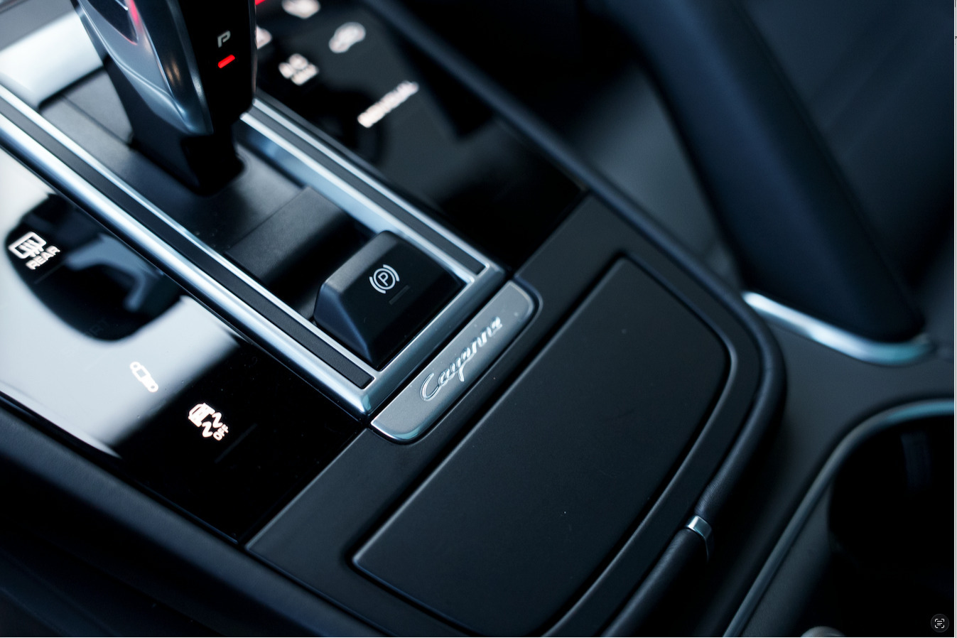 Hvid Porsche Cayenne Turbo S fra 2019