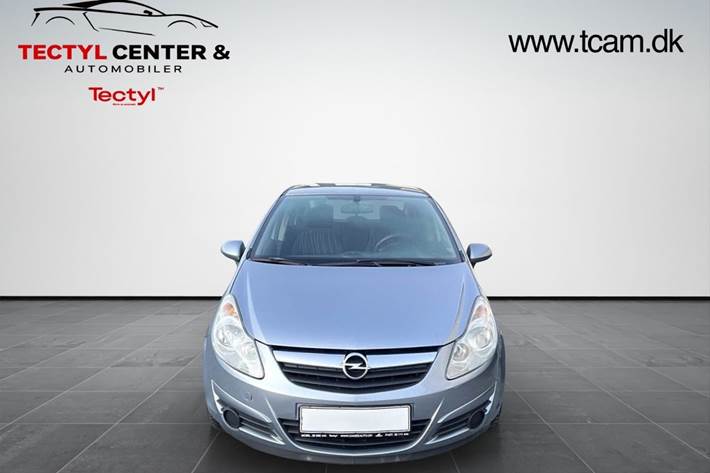 Grå Opel Corsa fra 2010