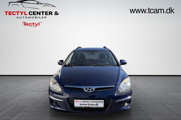 Blå Hyundai i30 fra 2010