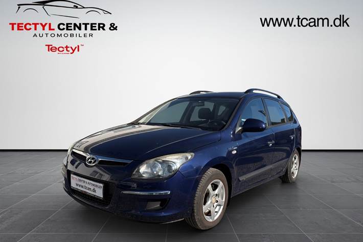 Blå Hyundai i30 fra 2010