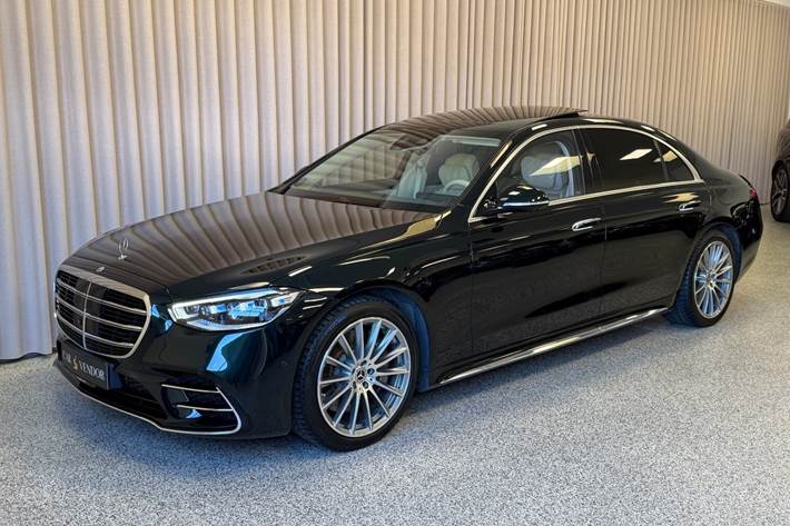 Grøn Mercedes S580 e fra 2023