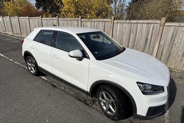 Hvid Audi Q2 fra 2018