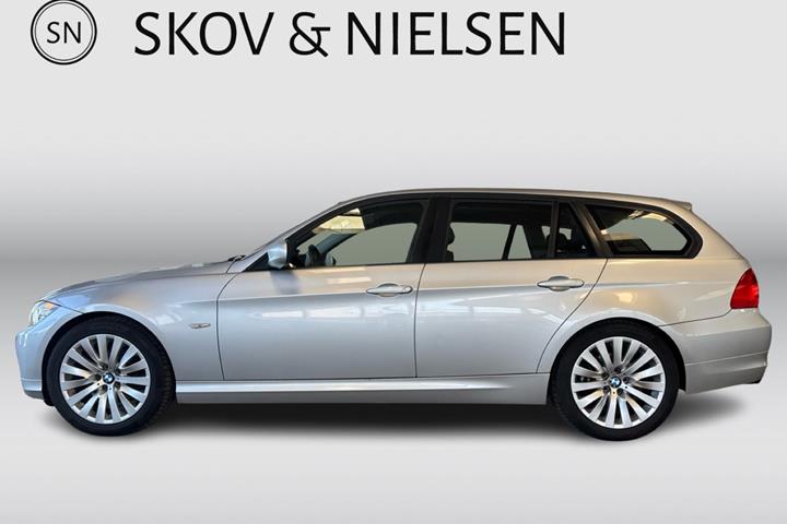 Sølv BMW 320d fra 2010