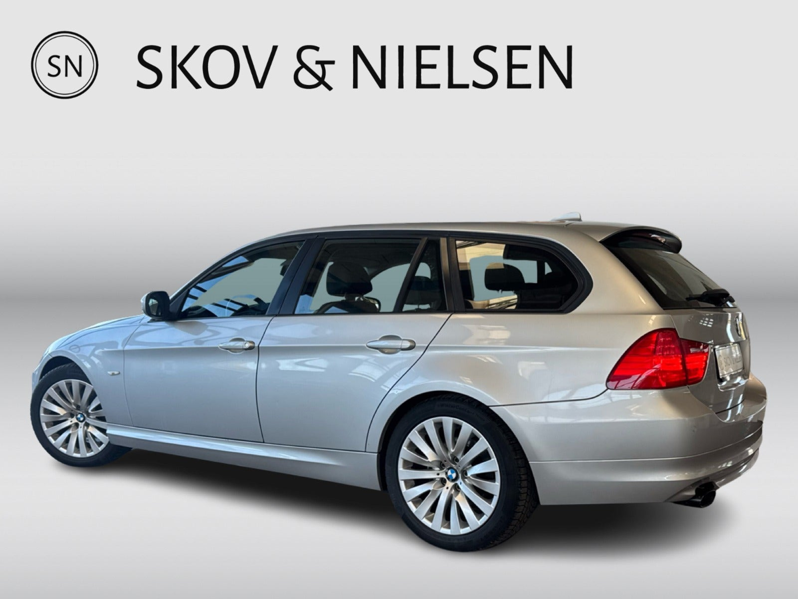 Sølv BMW 320d fra 2010