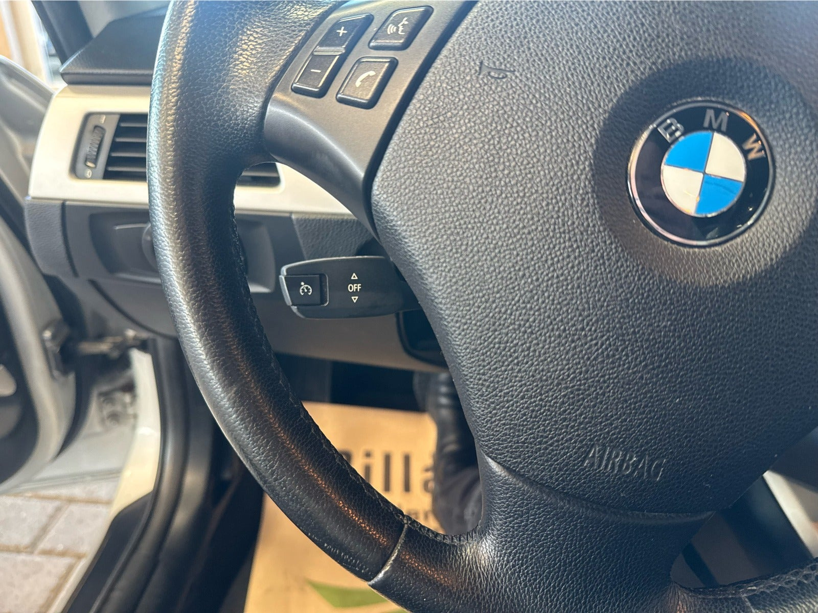 Sølv BMW 320d fra 2010