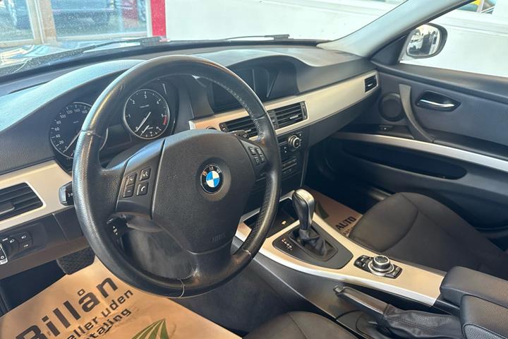 Sølv BMW 320d fra 2010