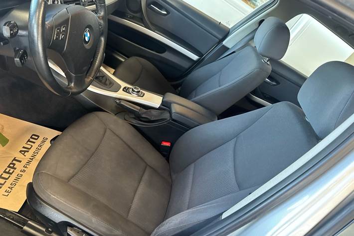 Sølv BMW 320d fra 2010