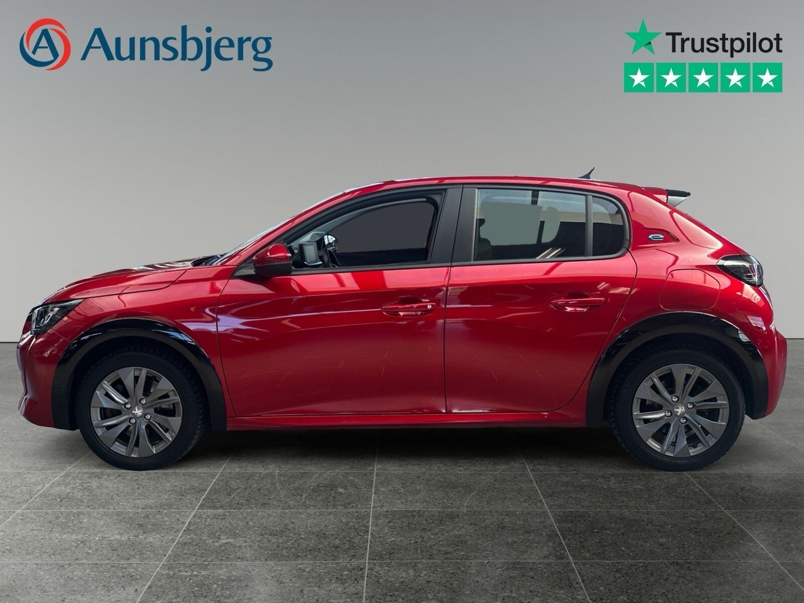 Rød Peugeot e-208 fra 2021