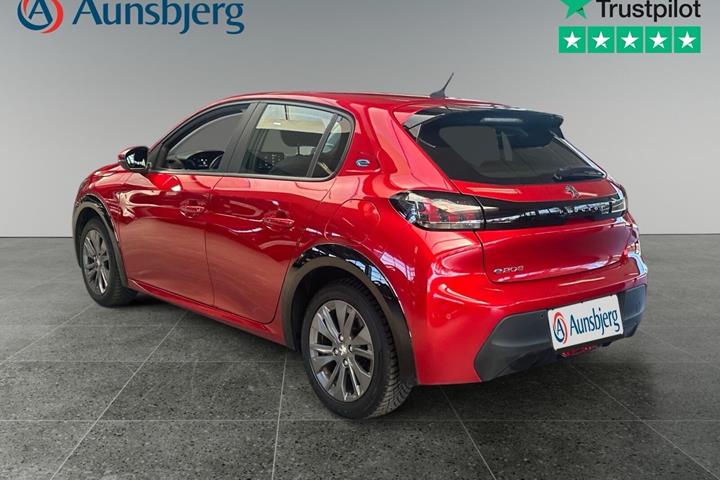 Rød Peugeot e-208 fra 2021