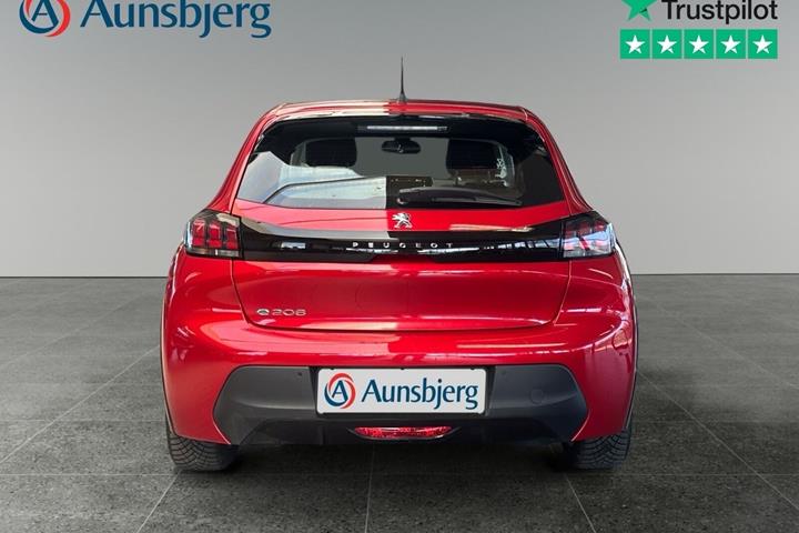 Rød Peugeot e-208 fra 2021