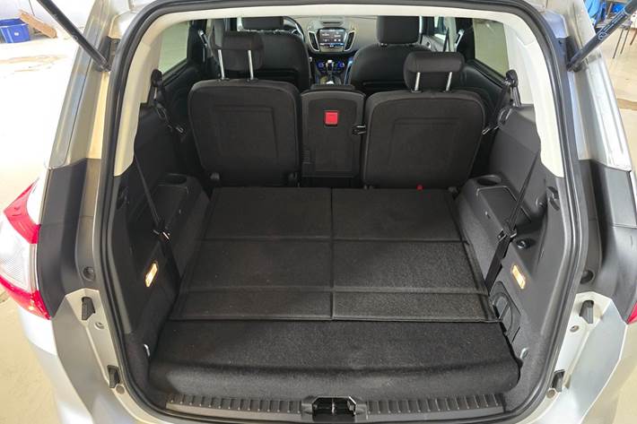 Sølv Ford Grand C-Max fra 2016