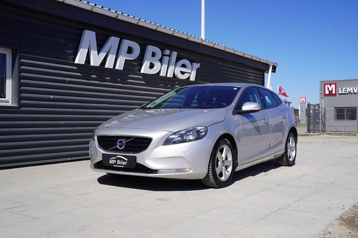 Sølv Volvo V40 fra 2015