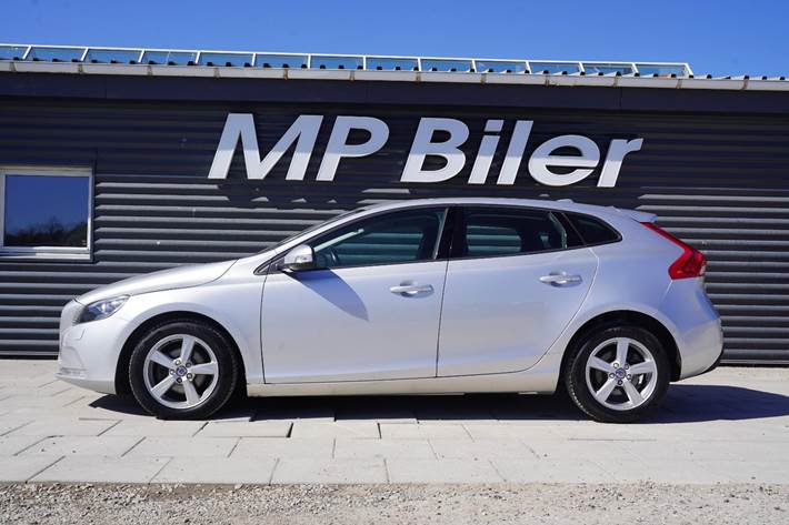 Sølv Volvo V40 fra 2015