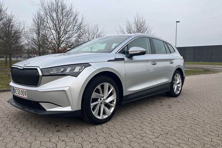 Grå Skoda Enyaq fra 2021