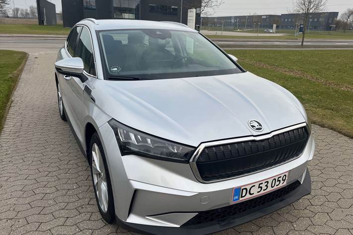 Grå Skoda Enyaq fra 2021