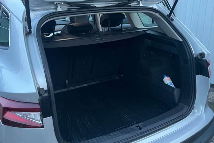 Grå Skoda Enyaq fra 2021