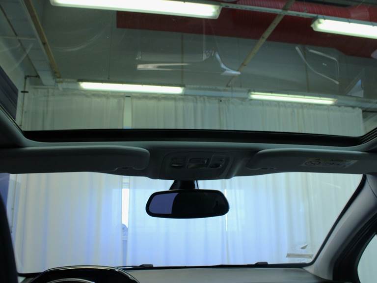 Peugeot 208 1,2 PureTech 82 Selection Sky