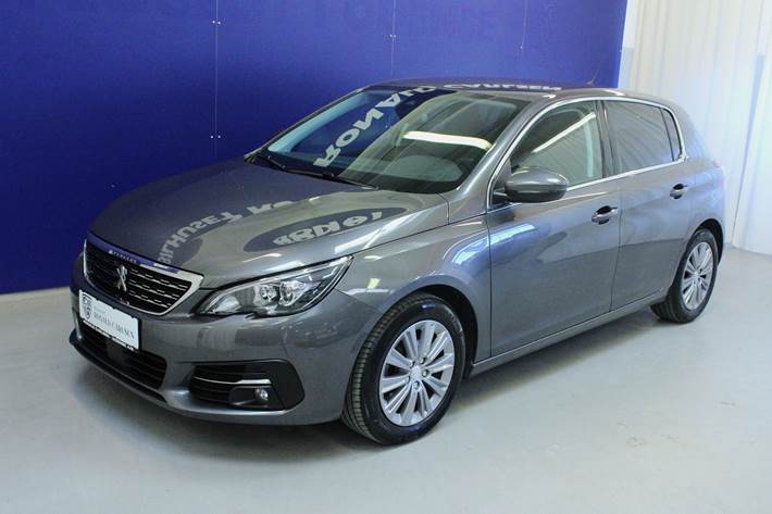 Grå Peugeot 308 fra 2021