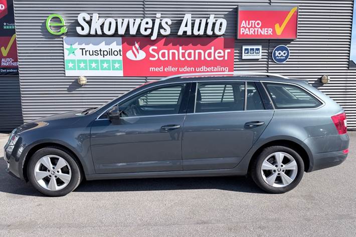 Grå Skoda Octavia fra 2016