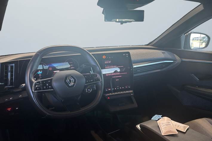 Grå Renault Megane E-Tech fra 2022