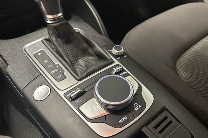 Brun Audi A3 fra 2017